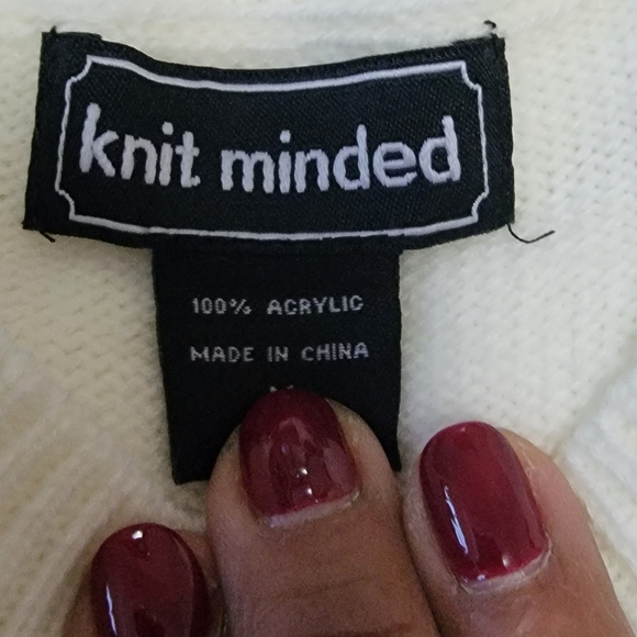 Ladies Sweater - Picture 5 of 12